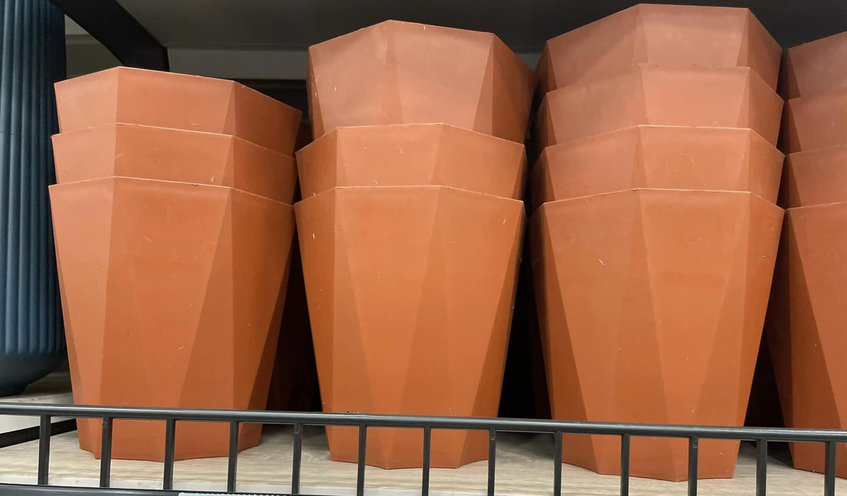 Plastic Flowerpot with Bottom / 610-102-20