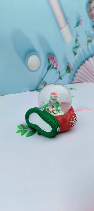 Christmas Crystal Ball S15/F33-67-3