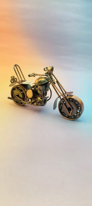 Medium Motorcycle / B1 / CHL-196