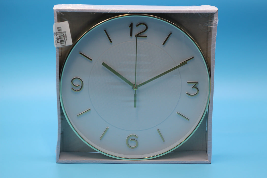 Clock / 12010263