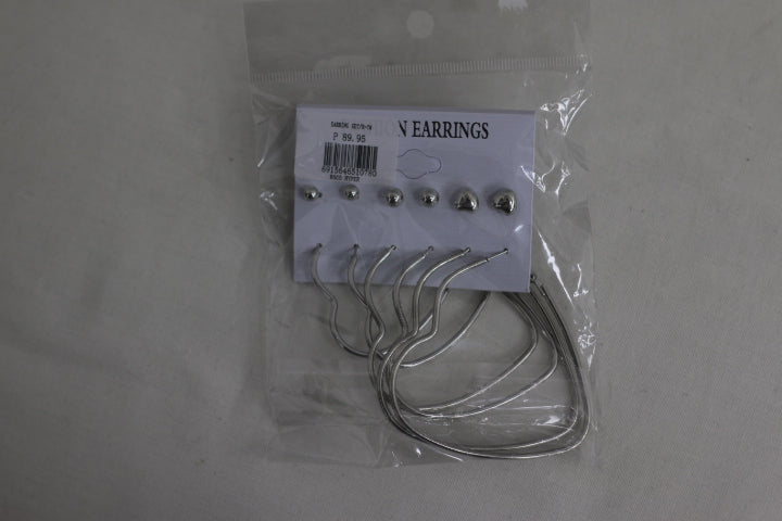 Earring set / X-78